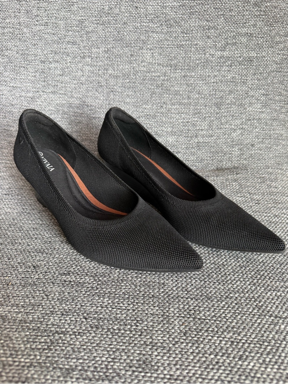 Comfort Knit Pointed Pumps in Black - OATIVA